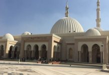 ايقاف إمام مسجد اصر على إقامة الصلاة