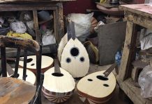 صناعة الآلات الموسيقية بمصر.. رزق يضيق وفن يندثر