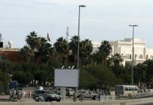 قوات الأمن الكويتية تفض احتجاجاً لعمال مصريين في مركز إيواء