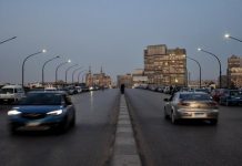 كورونا مصر: تقليص ساعات حظر التجول ومنع إجازات الأطباء