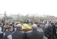 الفنانون يشيّعون السيناريست المصري وحيد حامد الفنانون يشيّعون السيناريست المصري وحيد حامد