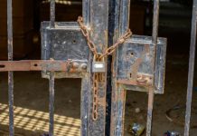 مصر: مطالب نيابية باستقالة الحكومة بسبب تصفية الصناعة مصر: مطالب نيابية باستقالة الحكومة بسبب تصفية الصناعة