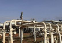 وزير البترول المصري يزور الكيان الإسرائيلي ويلتقي مستشار عباس وزير البترول المصري يزور الكيان الإسرائيلي ويلتقي مستشار عباس