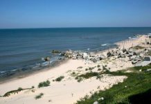 باخرة مصرية تجتاز الحدود المائية مع غزة باخرة مصرية تجتاز الحدود المائية مع غزة