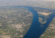 مسؤول مصري: عجز المياه يبلغ 54 مليار متر مكعب مسؤول مصري: عجز المياه يبلغ 54 مليار متر مكعب