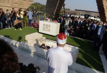 الأولى في تاريخ مصر.. لماذا أقيمت جنازة عسكرية لجيهان السادات؟ (صور وفيديو) الأولى في تاريخ مصر.. لماذا أقيمت جنازة عسكرية لجيهان السادات؟ (صور وفيديو)