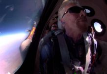 الملياردير ريتشارد برانسون ينطلق إلى الفضاء على متن مركبة من صنع شركته “فيرجن غالاكتيك” الملياردير ريتشارد برانسون ينطلق إلى الفضاء على متن مركبة من صنع شركته "فيرجن غالاكتيك"