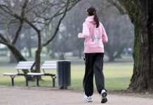 دراسة: النشاط البدني صباحا يخفّف أضرار النوم السيئ دراسة: النشاط البدني صباحا يخفّف أضرار النوم السيئ