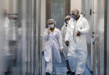 مصر: تأجيل نظر قضية المعاش الاستثنائي لأسر ضحايا الأطقم الطبية مصر: تأجيل نظر قضية المعاش الاستثنائي لأسر ضحايا الأطقم الطبية