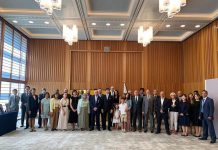 اليابان تمنح مصريا وسام الكنز المقدس لتفانيه طوال فترة عمله بسفارتها في جنيف اليابان تمنح مصريا وسام الكنز المقدس لتفانيه طوال فترة عمله بسفارتها في جنيف