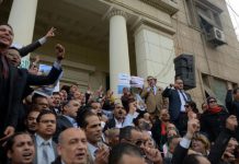 مصر: تاريخٌ من العداء بين الشرطة والمحامين مصر: تاريخٌ من العداء بين الشرطة والمحامين