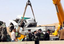 مصرع 4 مصريين وإصابة 10 آخرين بانقلاب سيارة تابعة لكنيسة بأسيوط مصرع 4 مصريين وإصابة 10 آخرين بانقلاب سيارة تابعة لكنيسة بأسيوط