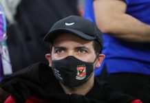 بعد رحيل طنطاوي.. هل رفض أبو تريكة مصافحة المشير؟ بعد رحيل طنطاوي.. هل رفض أبو تريكة مصافحة المشير؟