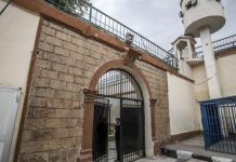 رسالة معتقل أغنية “بلحة”: أنا في قبر منذ 4 سنوات رسالة معتقل أغنية "بلحة": أنا في قبر منذ 4 سنوات