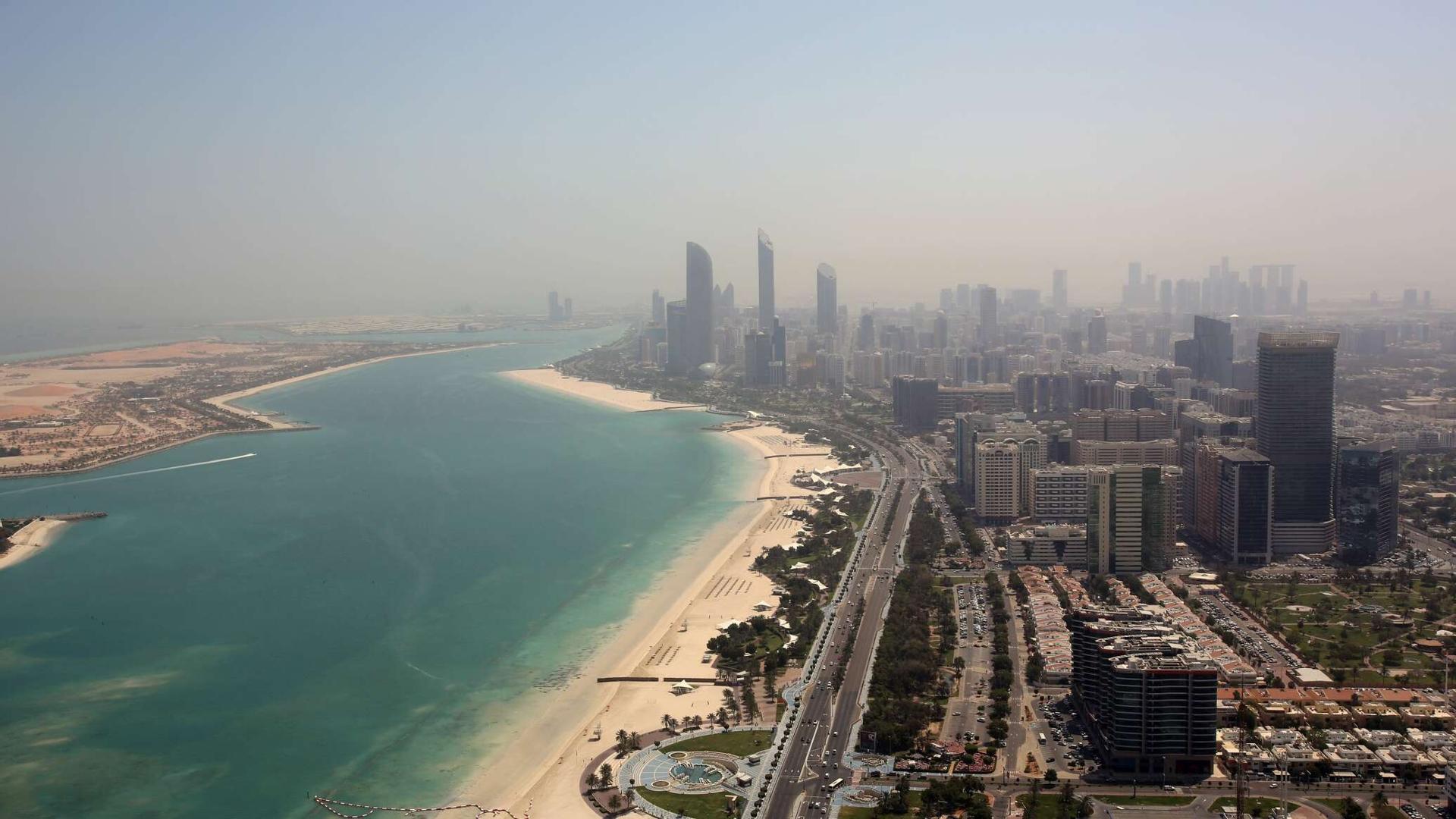 مشاهد مروعة... هل هذه فيديوهات الهجوم الدامي الذي استهدف الإمارات؟
