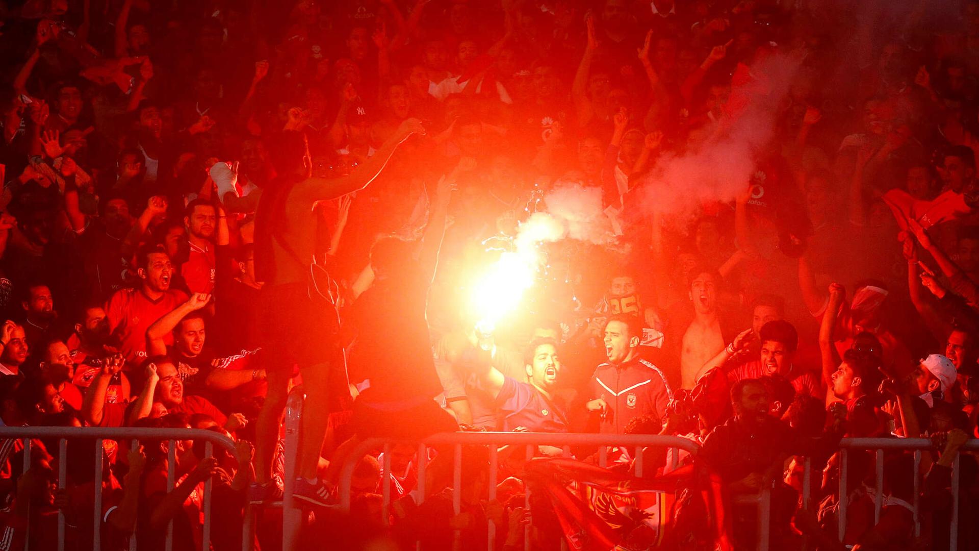 الأهلي يخسر أمام صن داونز ويصعب فرص صعوده لربع نهائي دوري أبطال أفريقيا الأهلي يخسر أمام صن داونز ويصعب فرص صعوده لربع نهائي دوري أبطال أفريقيا