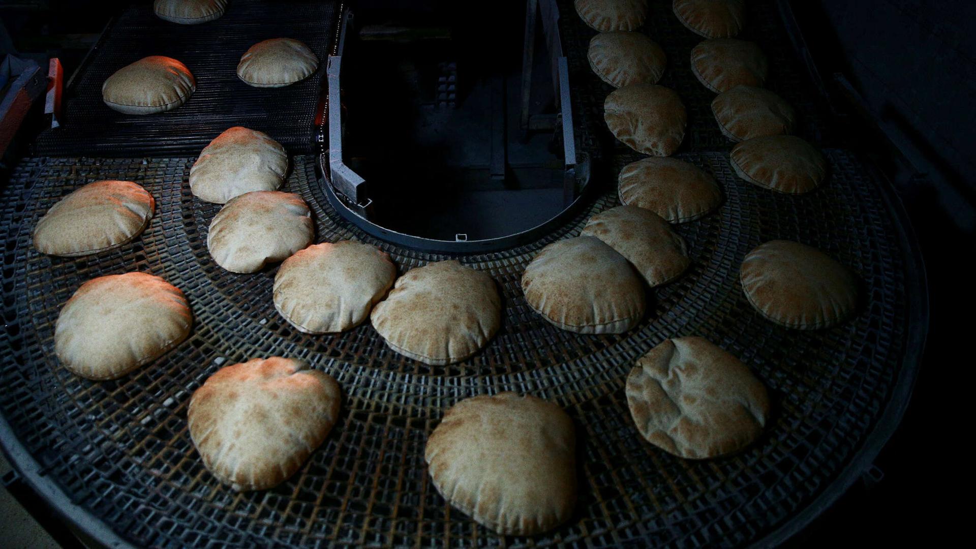 مصر تبدأ صياغة آلية لتحديد أسعار الخبز الحر مصر تبدأ صياغة آلية لتحديد أسعار الخبز الحر