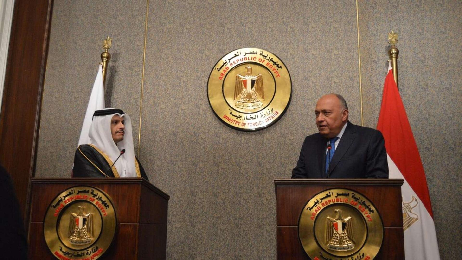 مصر وقطر تتفقان على مجموعة استثمارات وشراكات بقيمة 5 مليارات دولار خلال الفترة المقبلة مصر وقطر تتفقان على مجموعة استثمارات وشراكات بقيمة 5 مليارات دولار خلال الفترة المقبلة