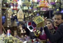 زينة رمضان… باب رزق موسمي للمصريين زينة رمضان... باب رزق موسمي للمصريين