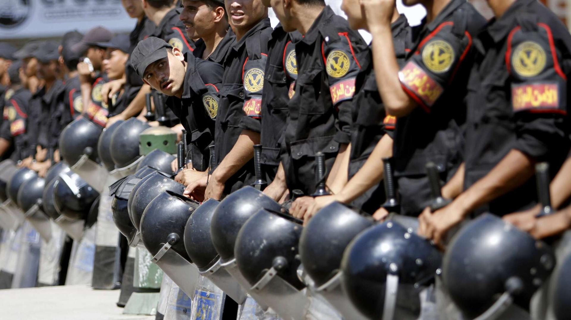 بيان من الداخلية المصرية بشأن أيمن هدهود بيان من الداخلية المصرية بشأن أيمن هدهود