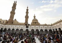 انتقادات لوزير الأوقاف بعد صور تؤكد إغلاق المساجد لمنع التهجد انتقادات لوزير الأوقاف بعد صور تؤكد إغلاق المساجد لمنع التهجد