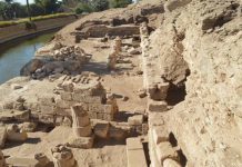 30 تصريح بالدفن.. كشف أثري بسوهاج لأحد نقاط التفتيش وبقايا معبد و85 مقبرة 30 تصريح بالدفن.. كشف أثري بسوهاج لأحد نقاط التفتيش وبقايا معبد و85 مقبرة