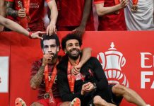 صلاح يستضيف مؤمن زكريا في “رقصة” بطل كأس الاتحاد الإنكليزي صلاح يستضيف مؤمن زكريا في "رقصة" بطل كأس الاتحاد الإنكليزي