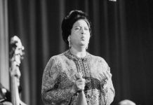 ورثة أم كلثوم يلجؤون للقضاء ضد شاعر متّهم بالإساءة إليها ورثة أم كلثوم يلجؤون للقضاء ضد شاعر متّهم بالإساءة إليها