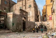 مبادرة شبابية لتحسين أوضاع “جيران القبور” في القاهرة مبادرة شبابية لتحسين أوضاع "جيران القبور" في القاهرة