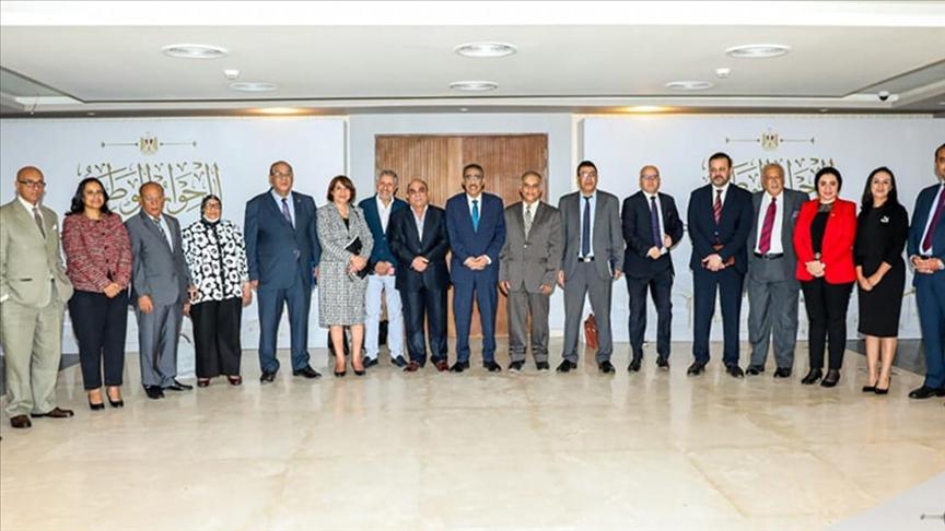 وعود بالإفراج عن مزيد من وعود بالإفراج عن مزيد من