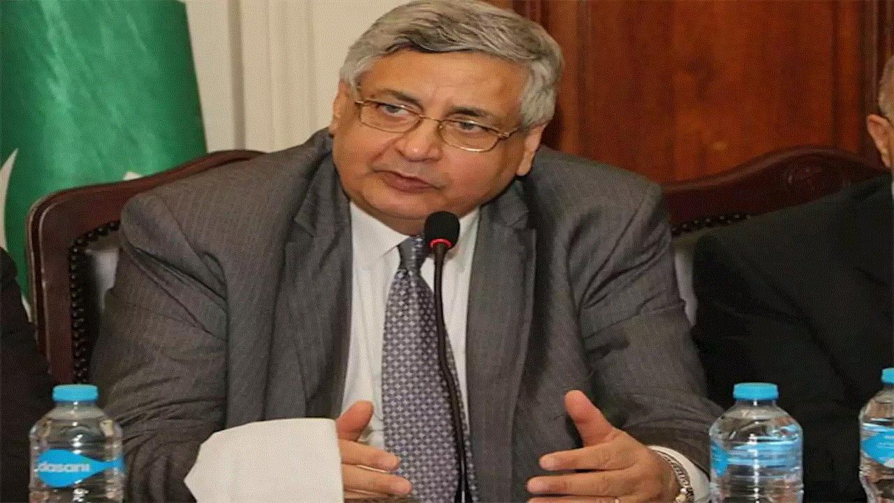 مستشار السيسي يحذر المصريين مستشار السيسي يحذر المصريين