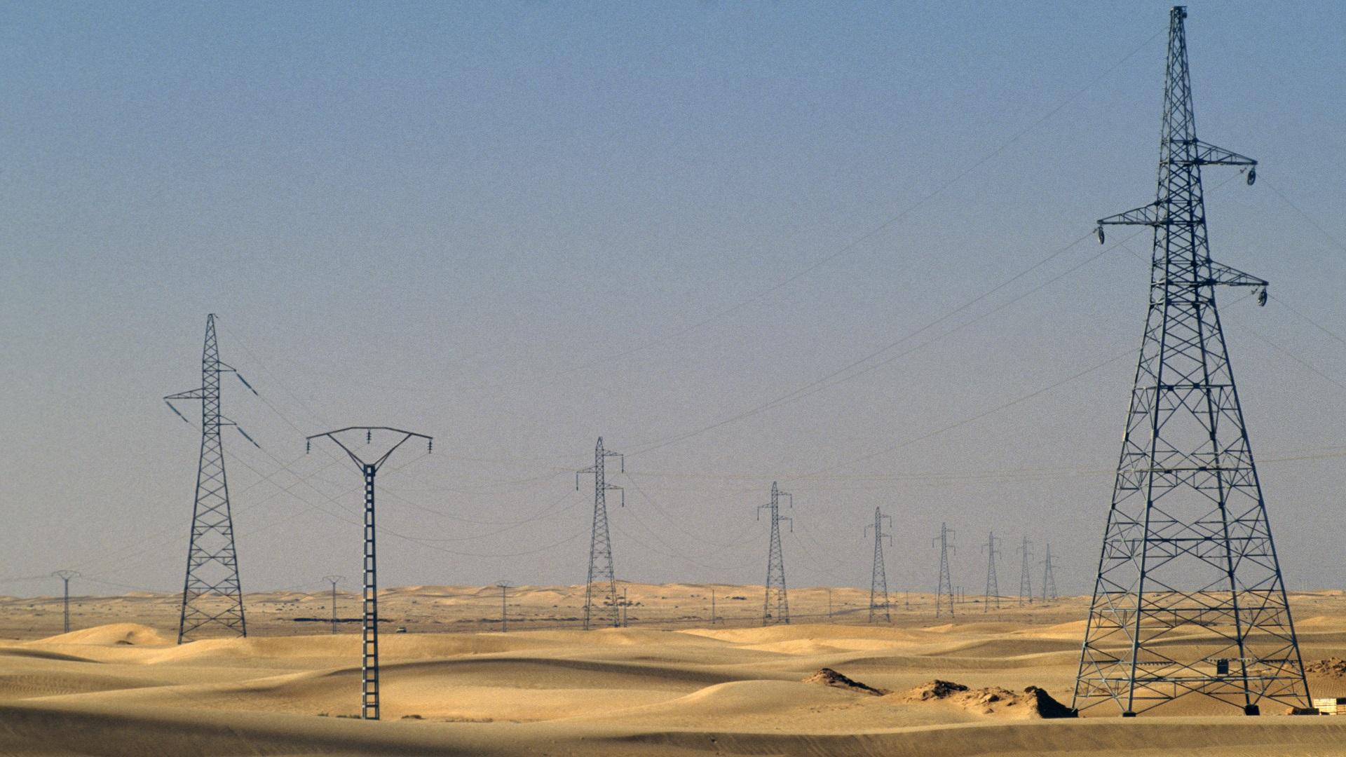 السعودية للكهرباء تقترض 568 مليون دولار لمشروع الربط مع مصر