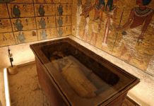 مصر تحيي توت عنخ آمون بمئوية اكتشاف المقبرة الأشهر مصر تحيي توت عنخ آمون بمئوية اكتشاف المقبرة الأشهر