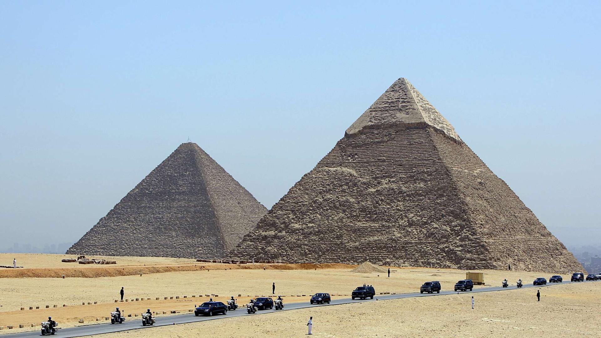 خبراء: انخفاض قيمة الجنيه يعزز السياحة العربية إلى مصر والسياح الروس بدأوا في العودة خبراء: انخفاض قيمة الجنيه يعزز السياحة العربية إلى مصر والسياح الروس بدأوا في العودة