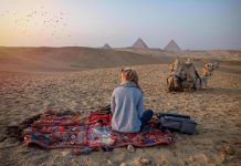 انتقادات حادة لقانون يهدّد 8000 منشأة سياحية انتقادات حادة لقانون يهدّد 8000 منشأة سياحية