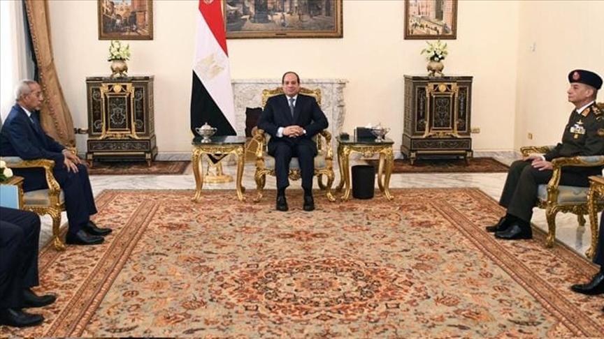 رسالة من رئيس موريتانيا لنظيره المصري حول تفعيل التعاون العسكري رسالة من رئيس موريتانيا لنظيره المصري حول تفعيل التعاون العسكري