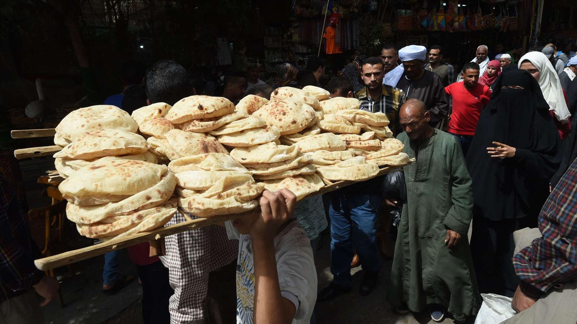 مصر تنفي زيادة سعر الخبز المدعم بعد 5 أشهر مصر تنفي زيادة سعر الخبز المدعم بعد 5 أشهر