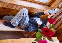 الدقهلية.. طفل يشنق نفسه بعد أن منعته والدته عن اللعب بالموبايل الدقهلية.. طفل يشنق نفسه بعد أن منعته والدته عن اللعب بالموبايل