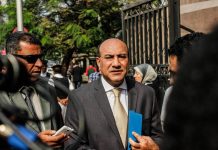 “نصائح” الساعات الأخيرة لهشام جنينة قبل إخلاء سبيله "نصائح" الساعات الأخيرة لهشام جنينة قبل إخلاء سبيله