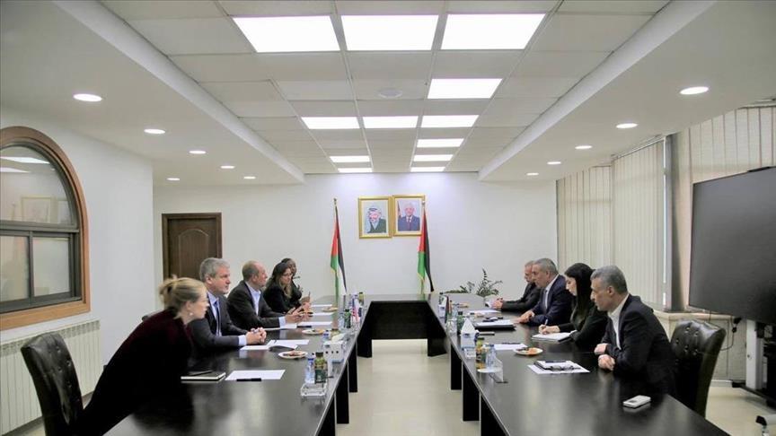 فصائل تدعو السلطة الفلسطينية لعدم المشاركة في قمة شرم الشيخ فصائل تدعو السلطة الفلسطينية لعدم المشاركة في قمة شرم الشيخ