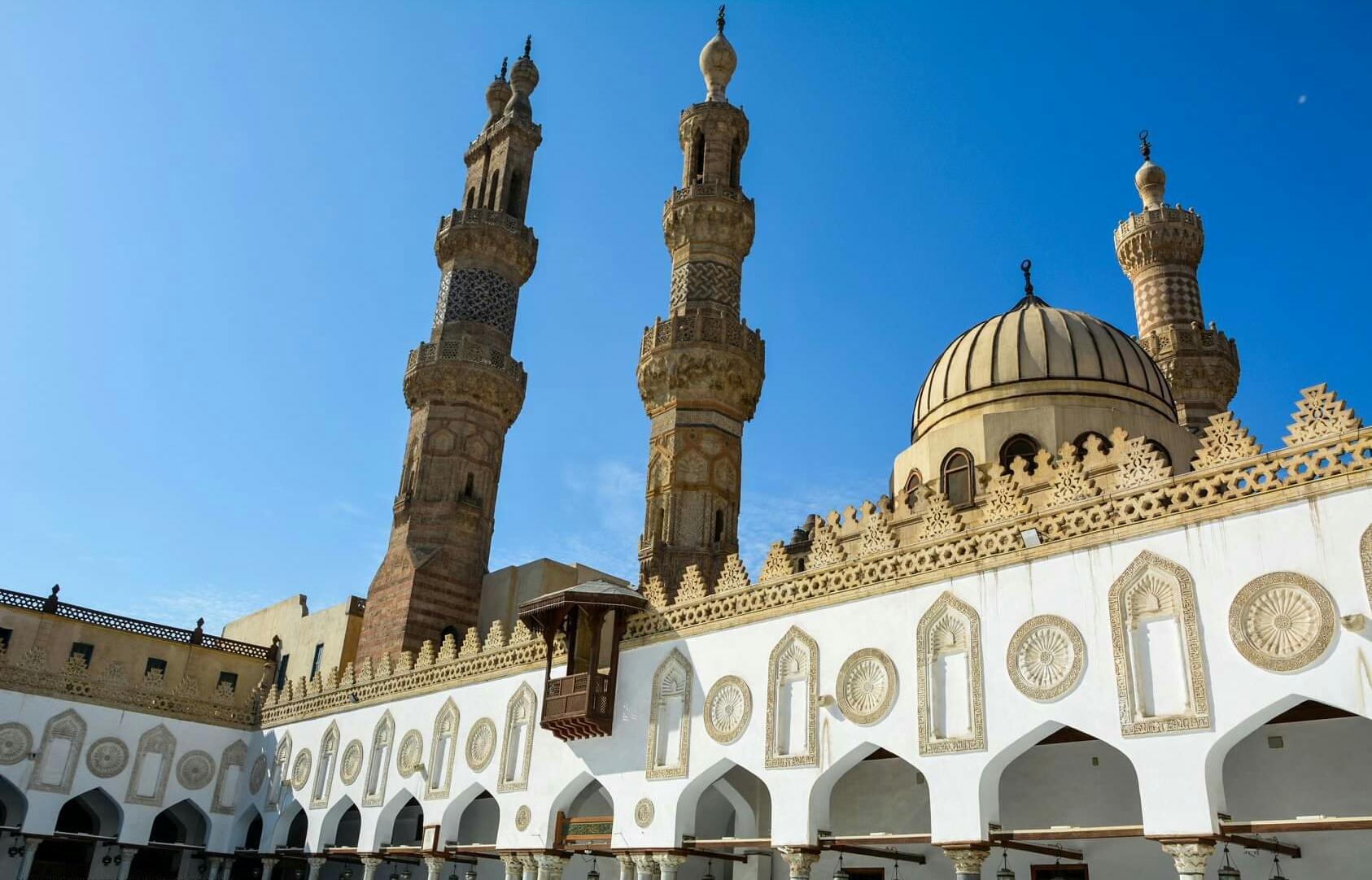 يوصف بكعبة علوم الإسلام.. هل تراجع دور الأزهر وكيف يستخدم في صراع السلطة مع خصومها؟ يوصف بكعبة علوم الإسلام.. هل تراجع دور الأزهر وكيف يستخدم في صراع السلطة مع خصومها؟