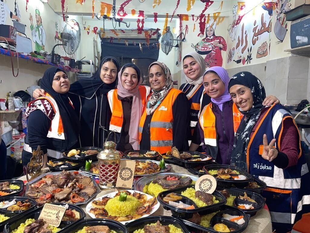 صور- "مطبخ زاد"... مبادرة شبابية لإطعام الأسر الأكثر احتياجا في مصر