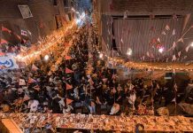 مصريون يتمسكون بعادات رمضانية لإطعام الصائمين رغم صعوبة الظروف الاقتصادية مصريون يتمسكون بعادات رمضانية لإطعام الصائمين رغم صعوبة الظروف الاقتصادية