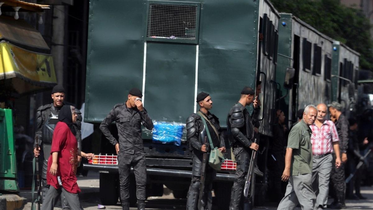 منظمة حقوقية: مصر تخير المنتقدين بين خيارين أحلاهما مر منظمة حقوقية: مصر تخير المنتقدين بين خيارين أحلاهما مر