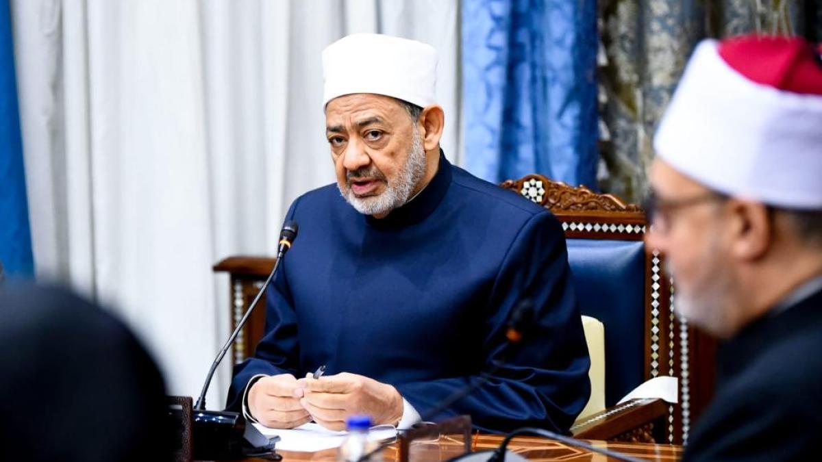 12 مليون امرأة معيلة في مصر.. هل تخفف رسائل شيخ الأزهر عن القوامة أزمات حواء؟ 12 مليون امرأة معيلة في مصر.. هل تخفف رسائل شيخ الأزهر عن القوامة أزمات حواء؟