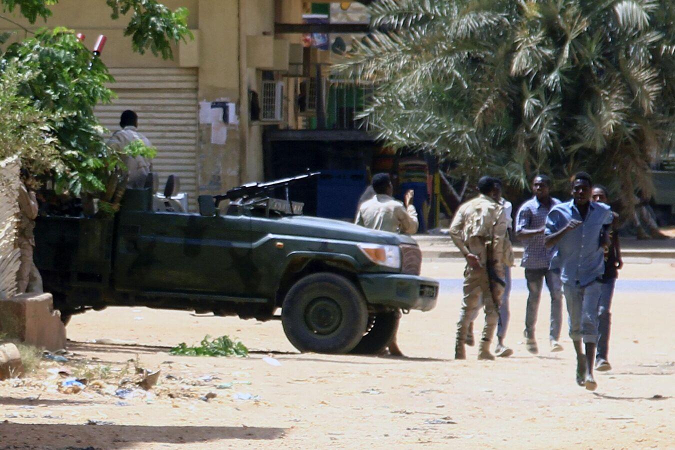 وزيرة مصرية: مصر لا تترك أبناءها في خطر وكل الخيارات متاحة لمساعدتهم في السودان وزيرة مصرية: مصر لا تترك أبناءها في خطر وكل الخيارات متاحة لمساعدتهم في السودان