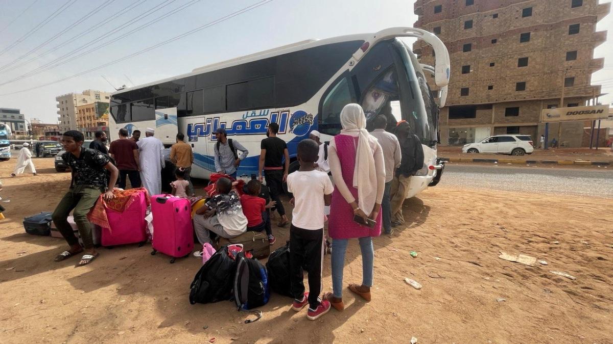 قلوبهم مطمئنة بالقاهرة وعيونهم تراقب الخرطوم.. سودانيون بمصر يترقبون مصير بلادهم قلوبهم مطمئنة بالقاهرة وعيونهم تراقب الخرطوم.. سودانيون بمصر يترقبون مصير بلادهم