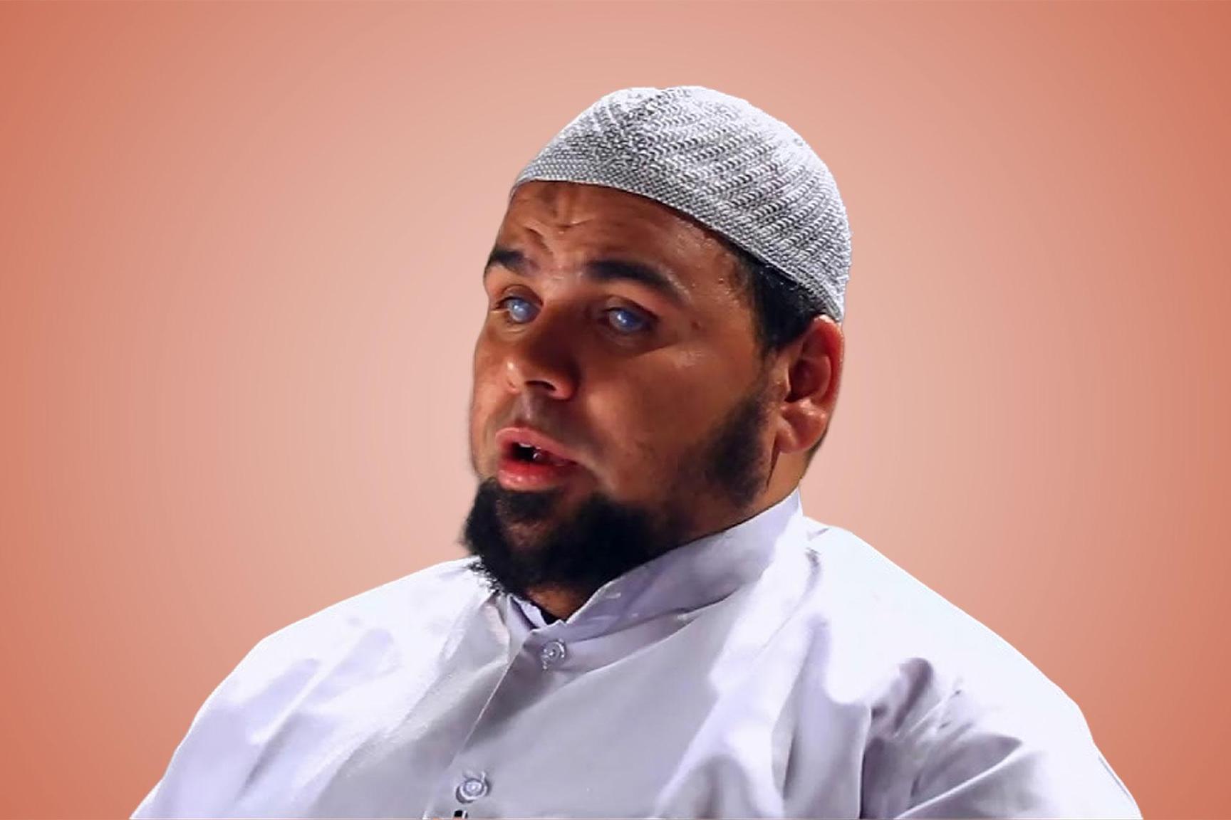 اشتهر بتلاوته العذبة ومواقفه الطريفة.. وفاة القارئ المصري الشاب عبد الله كامل اشتهر بتلاوته العذبة ومواقفه الطريفة.. وفاة القارئ المصري الشاب عبد الله كامل