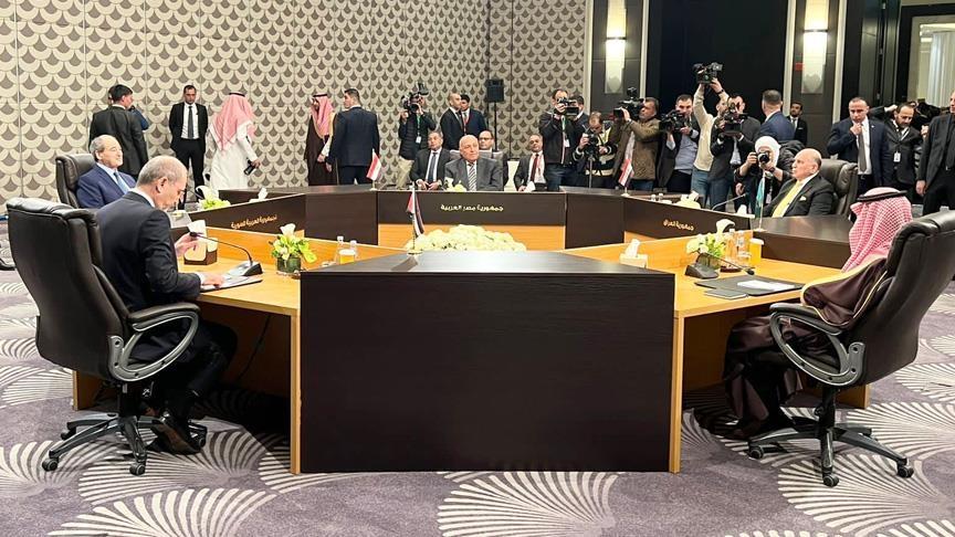البيان الختامي لاجتماع عمان.. دعم سوريا ومؤسساتها لبسط سيطرتها على أراضيها ووقف التدخلات الخارجية البيان الختامي لاجتماع عمان.. دعم سوريا ومؤسساتها لبسط سيطرتها على أراضيها ووقف التدخلات الخارجية