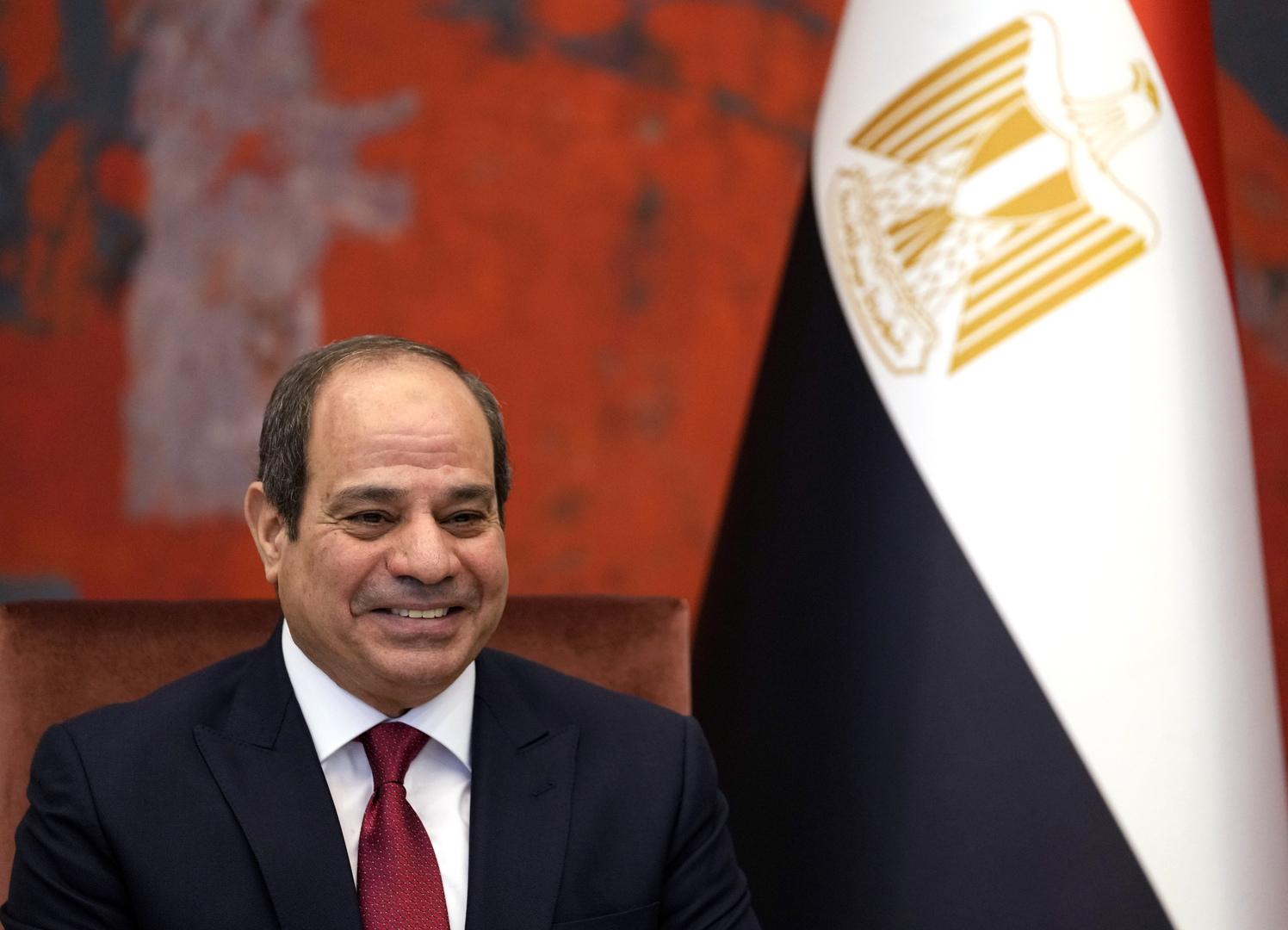 السيسي يطلق تصريحات بشأن الدولار.. ويفتتح مصانع جديدة في مصر السيسي يطلق تصريحات بشأن الدولار.. ويفتتح مصانع جديدة في مصر